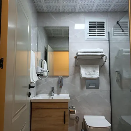 ホテル Konfor Dosemealti